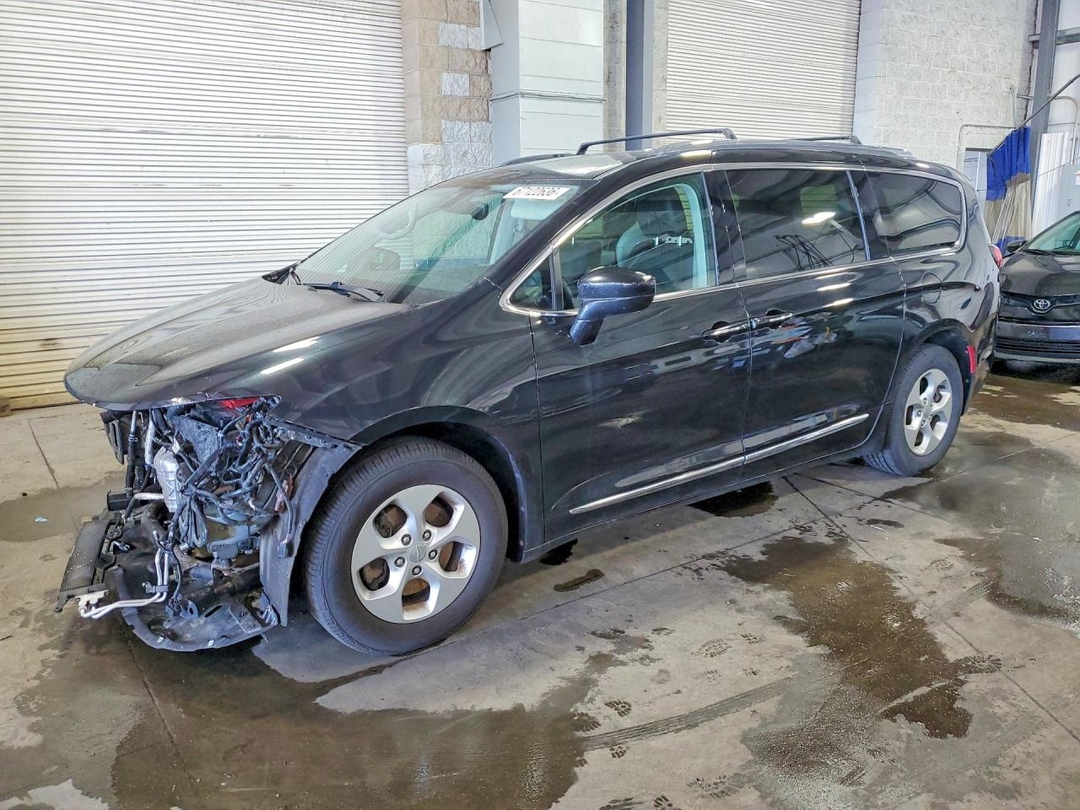 Vedere 2017 CHRYSLER PACIFICA TOURING L PLUS, unghi 1