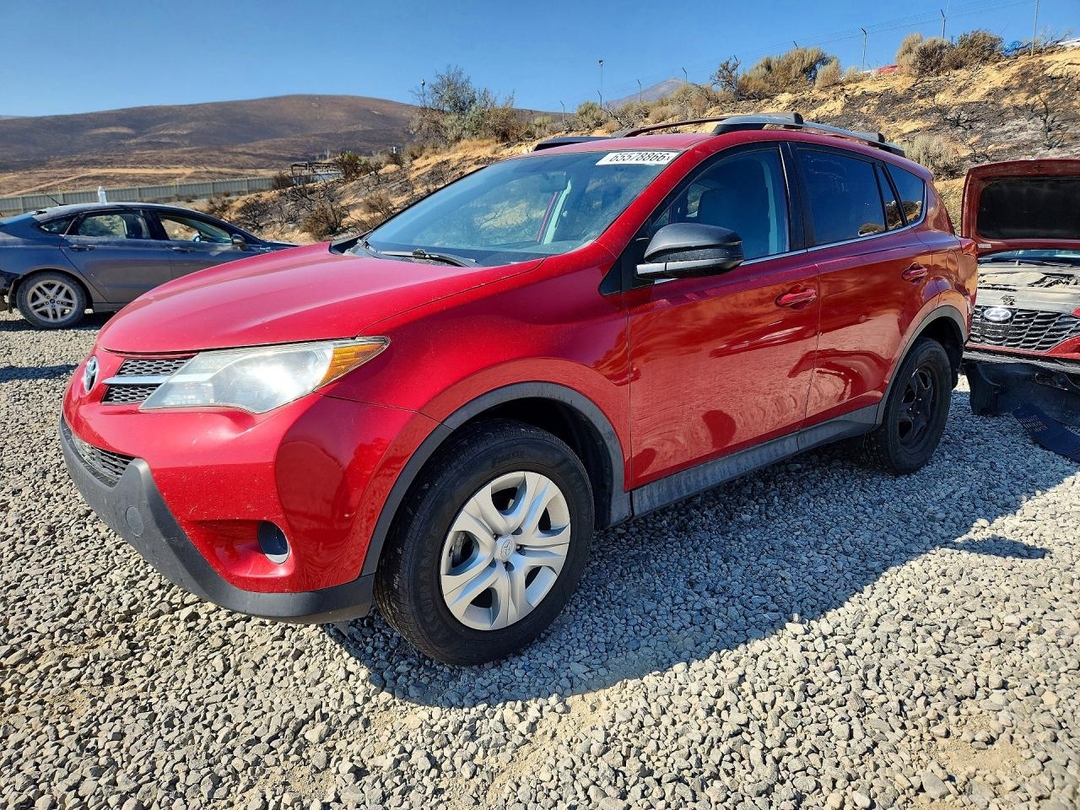 Вид 2015 TOYOTA RAV4 LE, угол 1