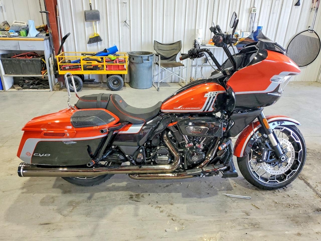منظر 2024 HARLEY-DAVIDSON FLTRXSE، زاوية 1