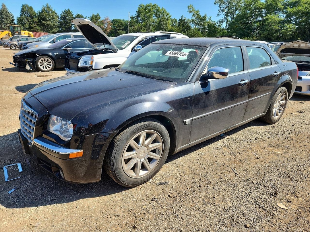Вид 2005 CHRYSLER 300C, угол 1