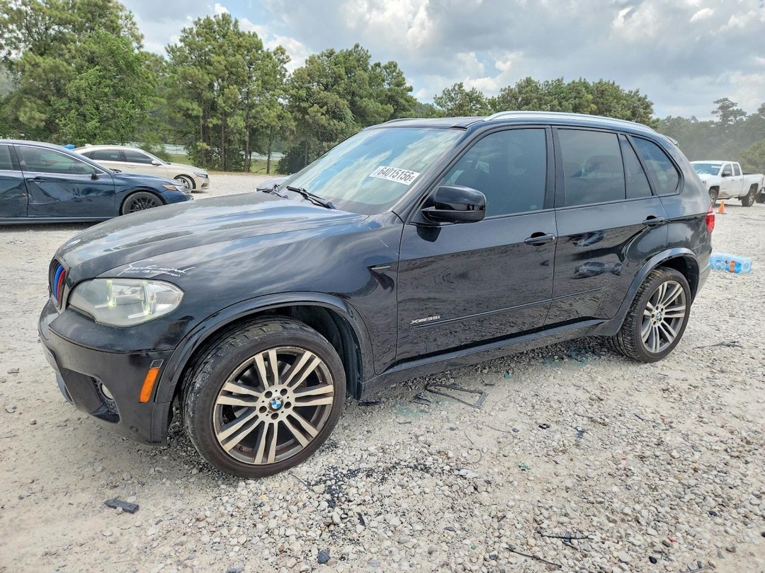 Vue de 2013 BMW X5 XDRIVE35I, angle 1