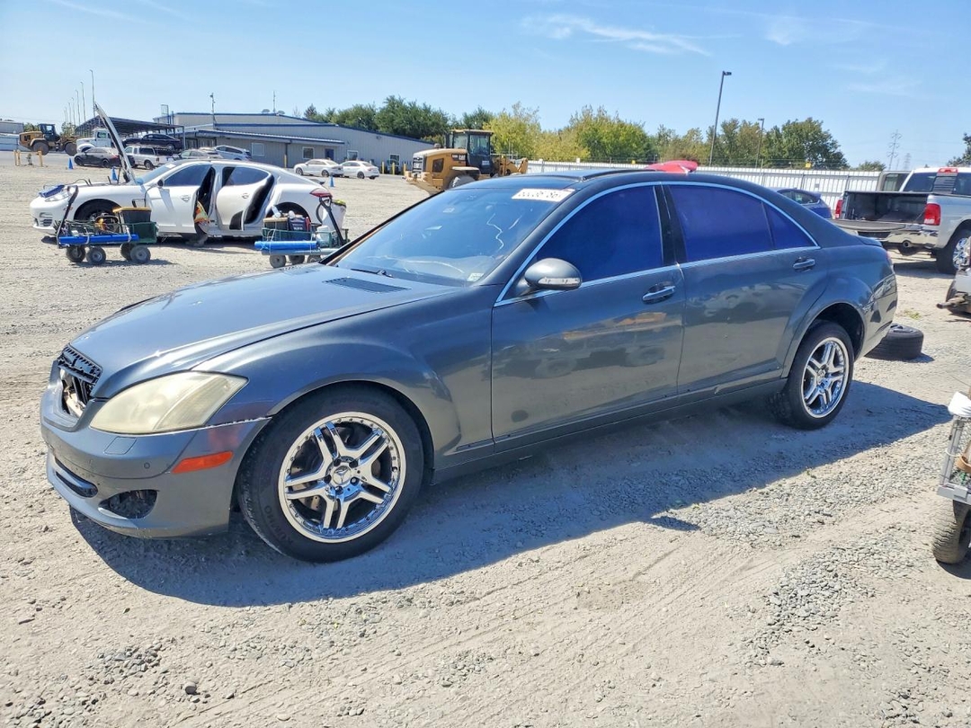 Vue de 2007 MERCEDES-BENZ S 550, angle 1