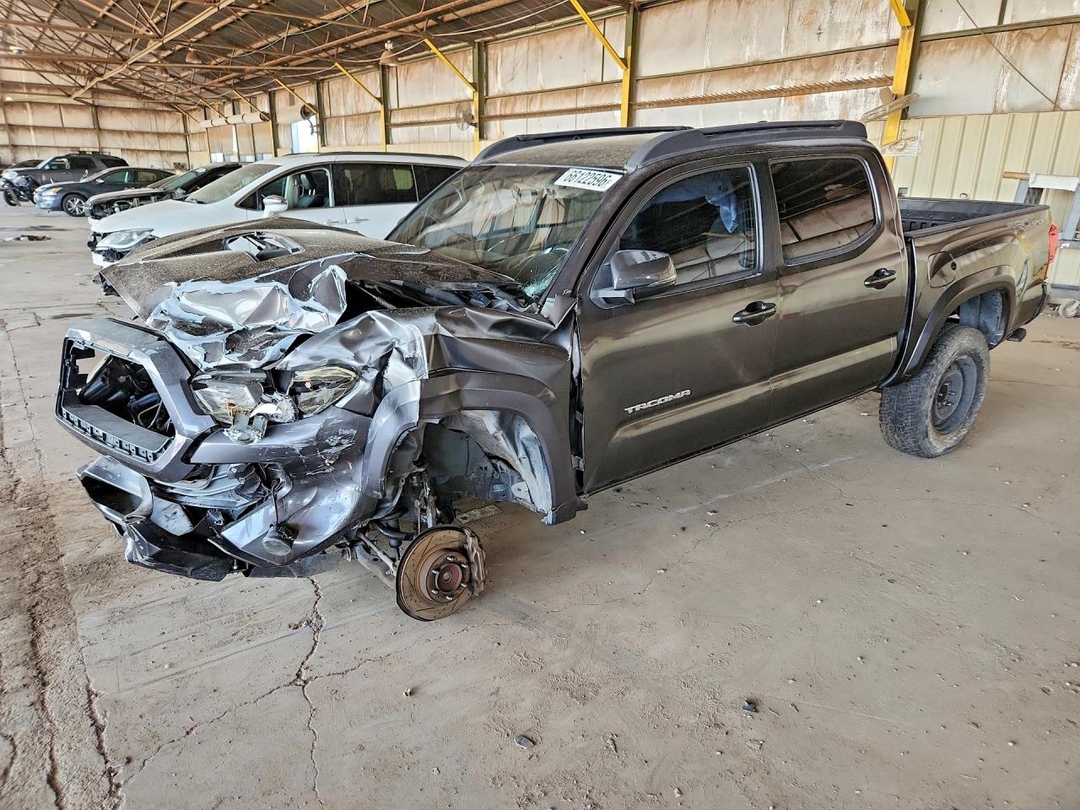 منظر 2016 TOYOTA TACOMA TRD SPORT، زاوية 1
