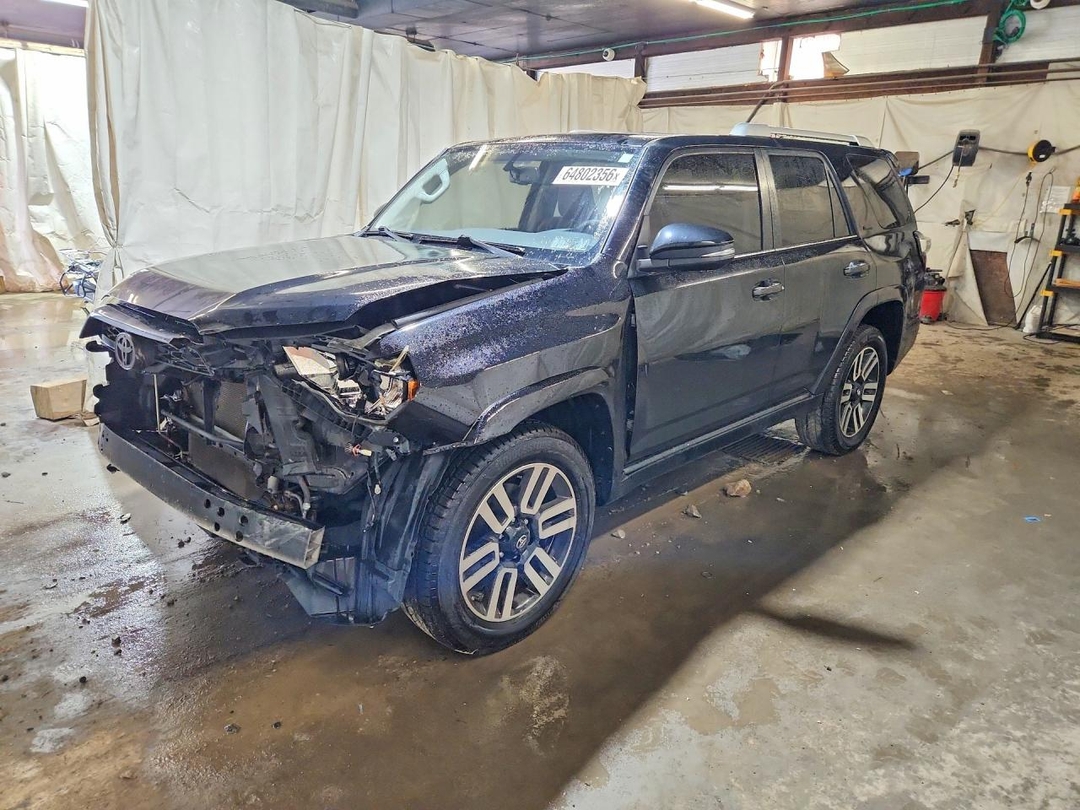 Vue de 2015 TOYOTA 4RUNNER LIMITED, angle 1