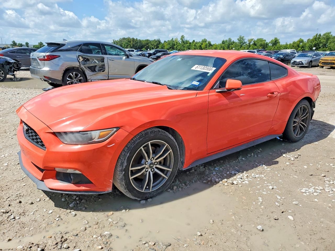 Vue de 2015 FORD MUSTANG, angle 1