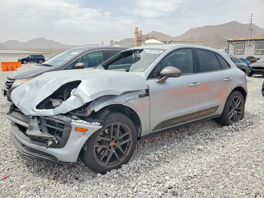منظر 2026 PORSCHE MACAN BASE، زاوية 1