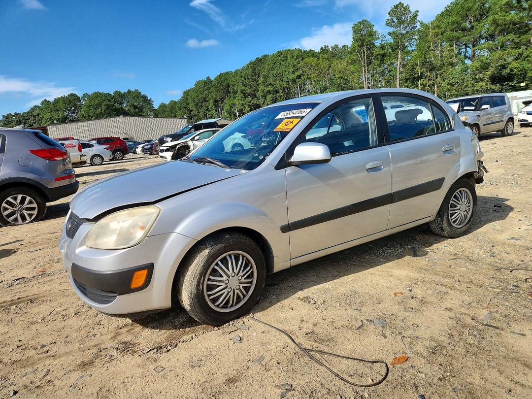 منظر 2006 KIA RIO BASE، زاوية 1