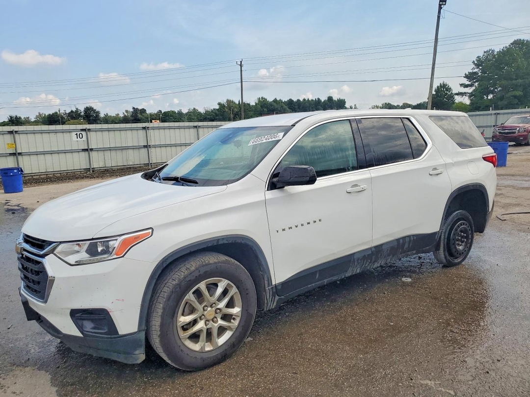 Вид 2020 CHEVROLET TRAVERSE LS, угол 1