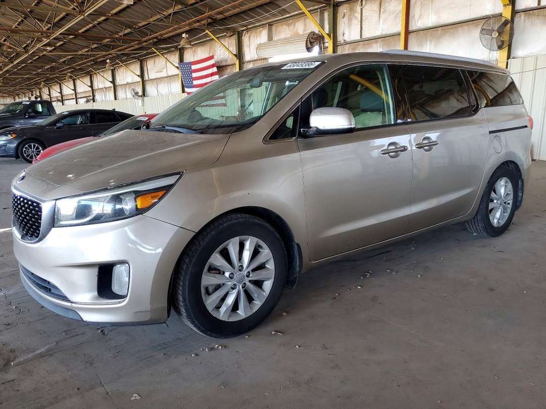 Vue de 2015 KIA SEDONA EX, angle 1
