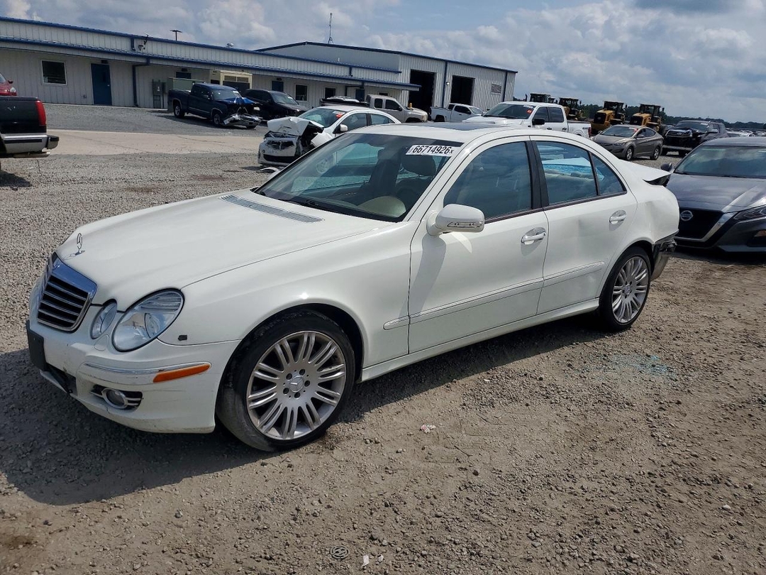 Vista de 2008 MERCEDES-BENZ E 350, ángulo 1