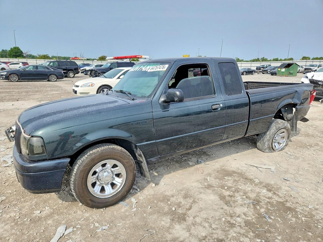 Vue de 2004 FORD RANGER SUPER CAB, angle 1