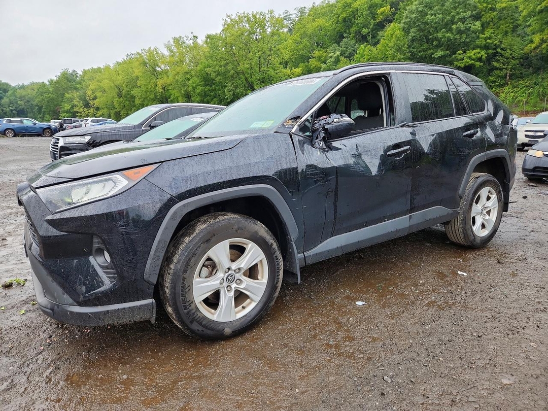 منظر 2021 TOYOTA RAV4 XLE، زاوية 1