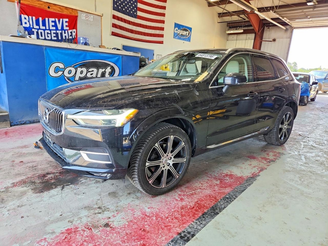 Vue de 2021 VOLVO XC60 T5 INSCRIPTION, angle 1