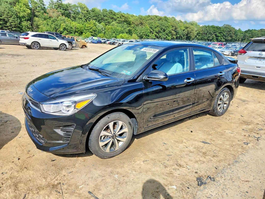 Вид 2023 KIA RIO S, угол 1