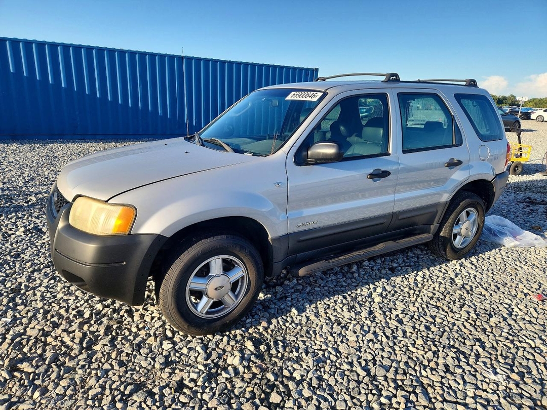 Vue de 2002 FORD ESCAPE XLS, angle 1