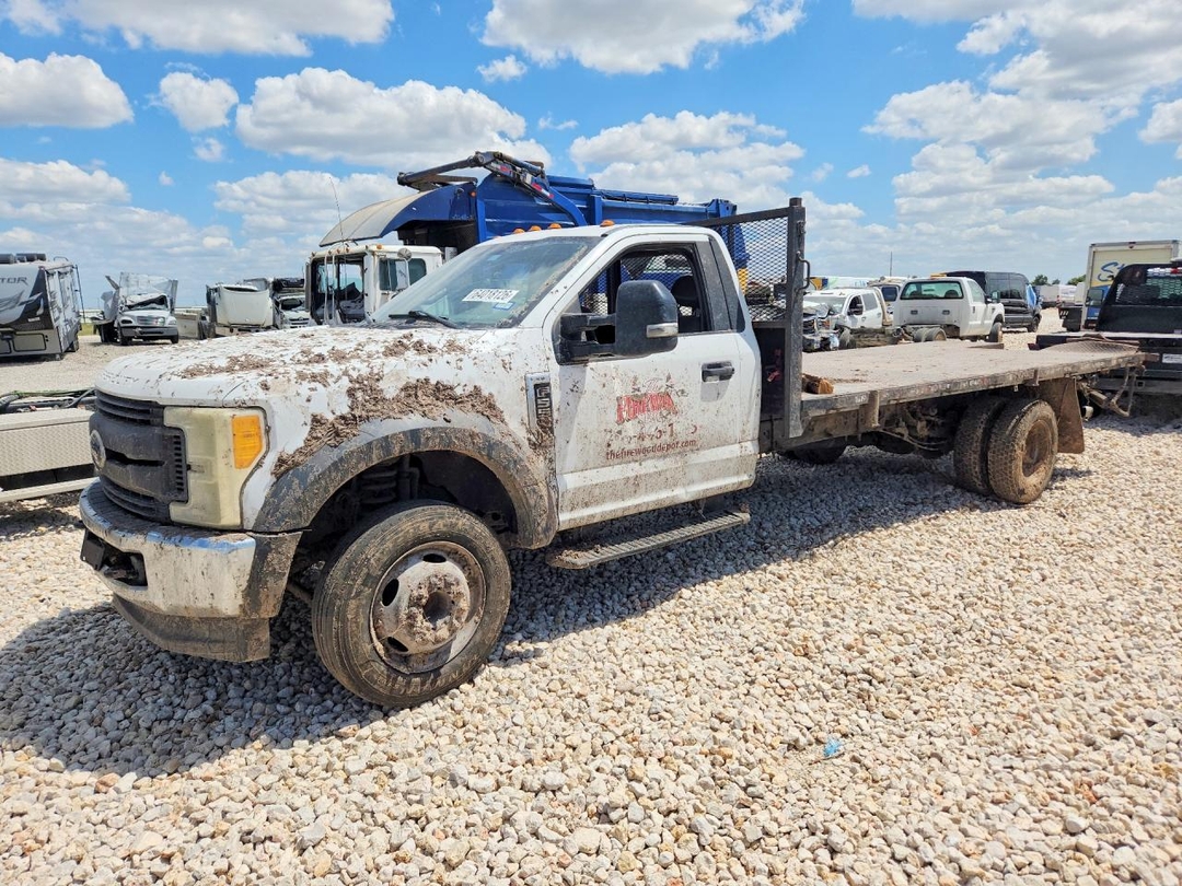 منظر 2017 FORD F550 SUPER DUTY، زاوية 1
