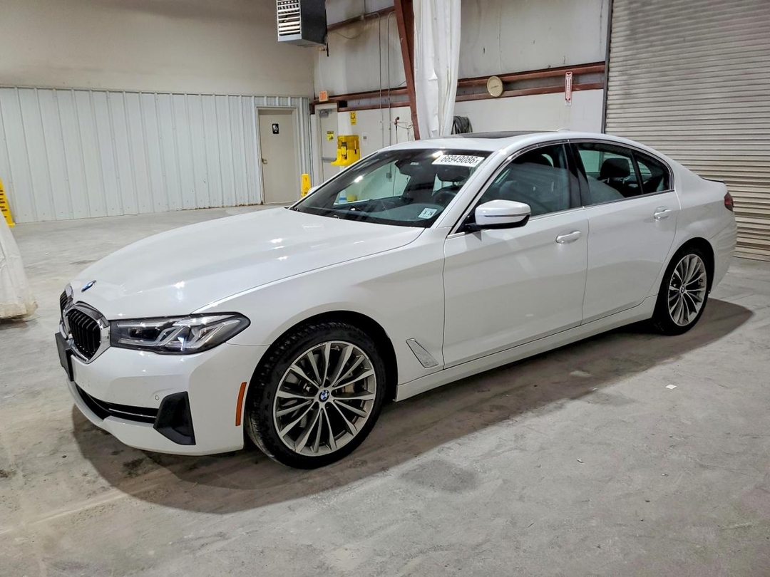 Vue de 2023 BMW 540 XI, angle 1