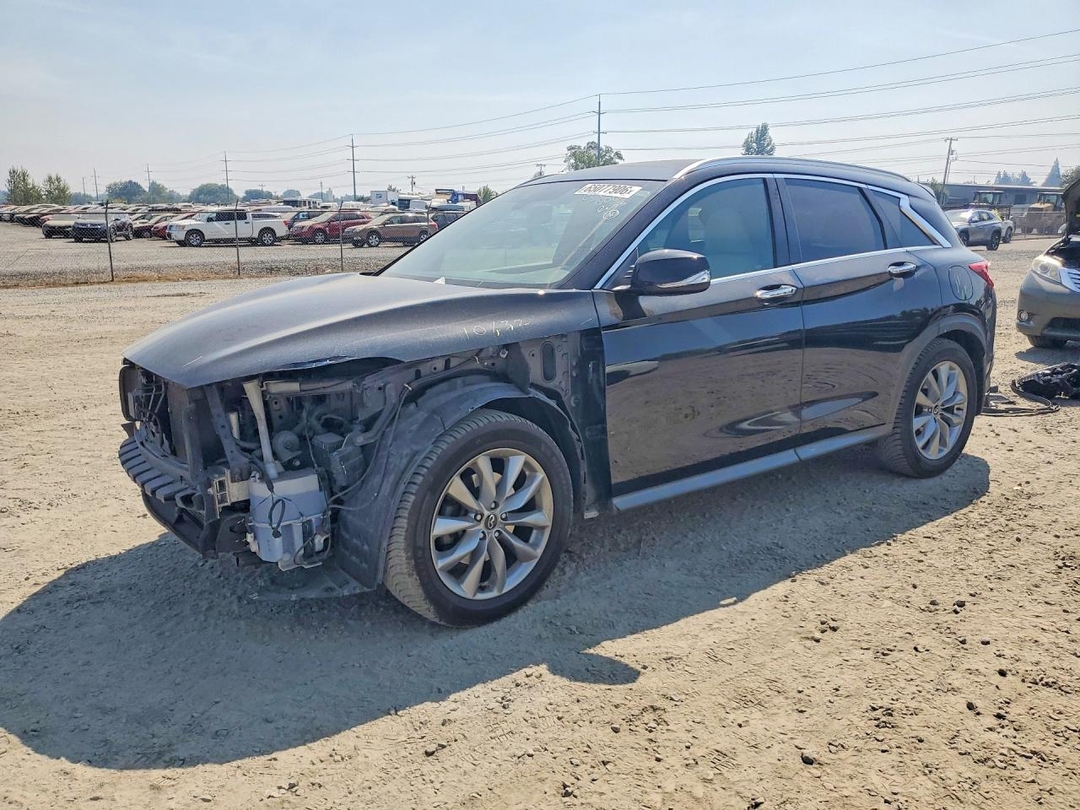 منظر 2019 INFINITI QX50 LUXE، زاوية 1