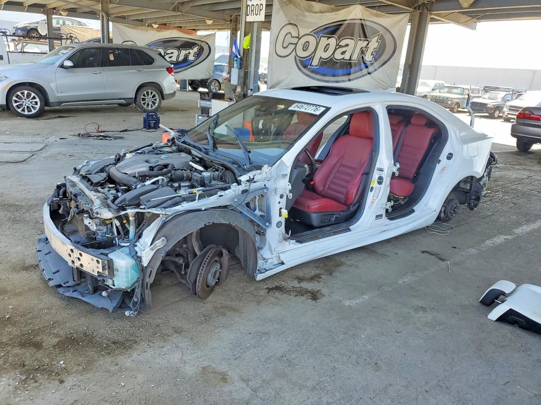 Vista de 2018 LEXUS IS 300, ángulo 1