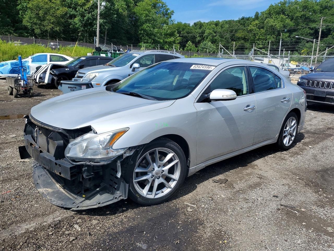Вид 2011 NISSAN MAXIMA 3.5 S, угол 1