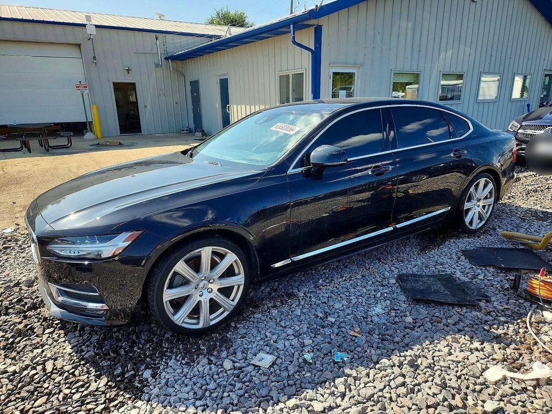 Vue de 2019 VOLVO S90 T6 INSCRIPTION, angle 1