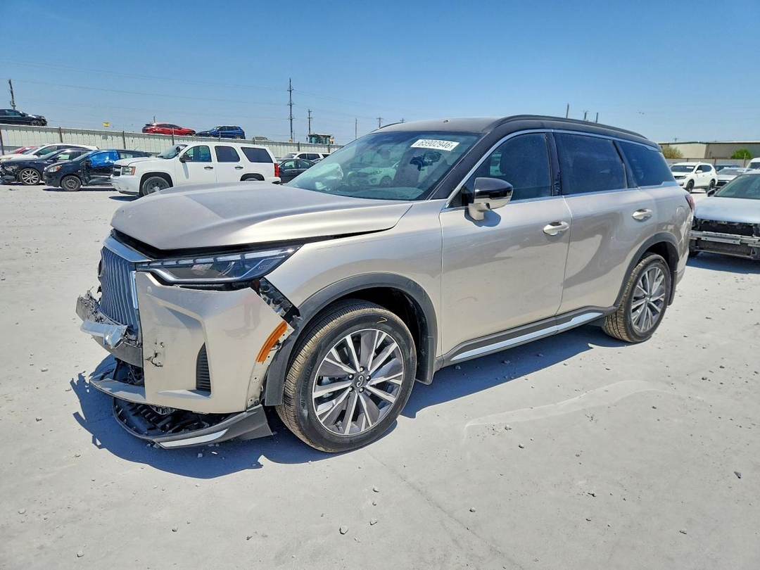 Vue de 2026 INFINITI QX60 LUXE, angle 1