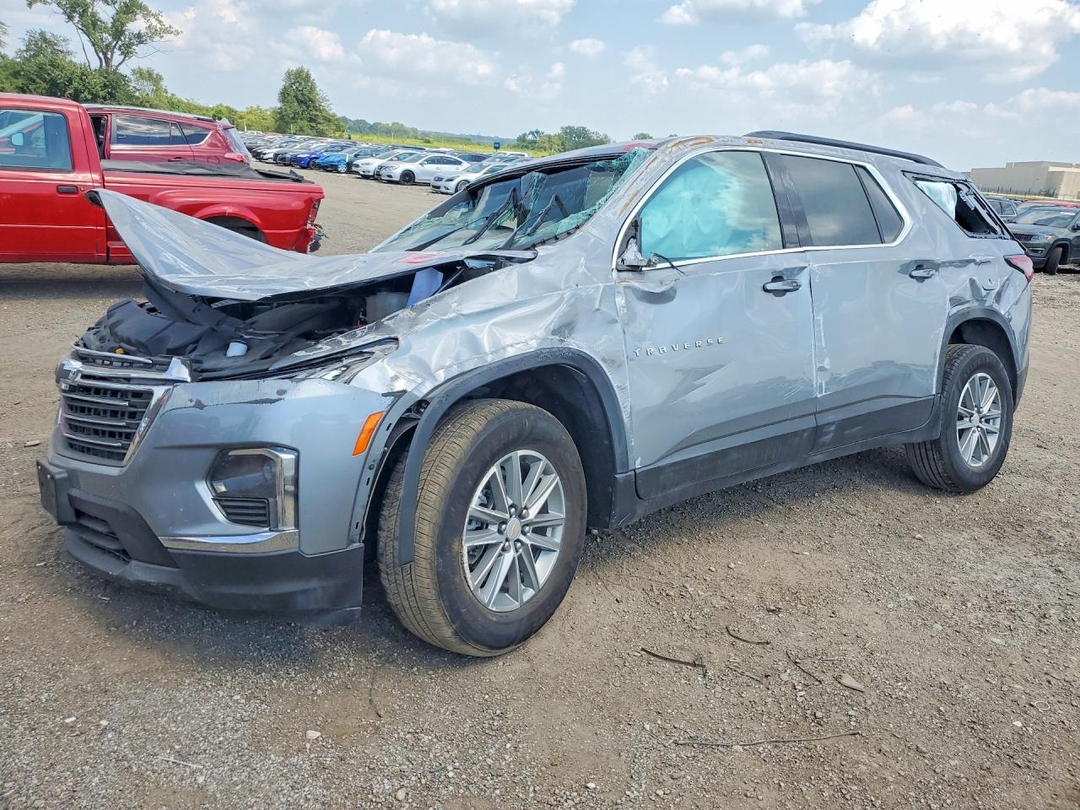 Vedere 2023 CHEVROLET TRAVERSE LT, unghi 1