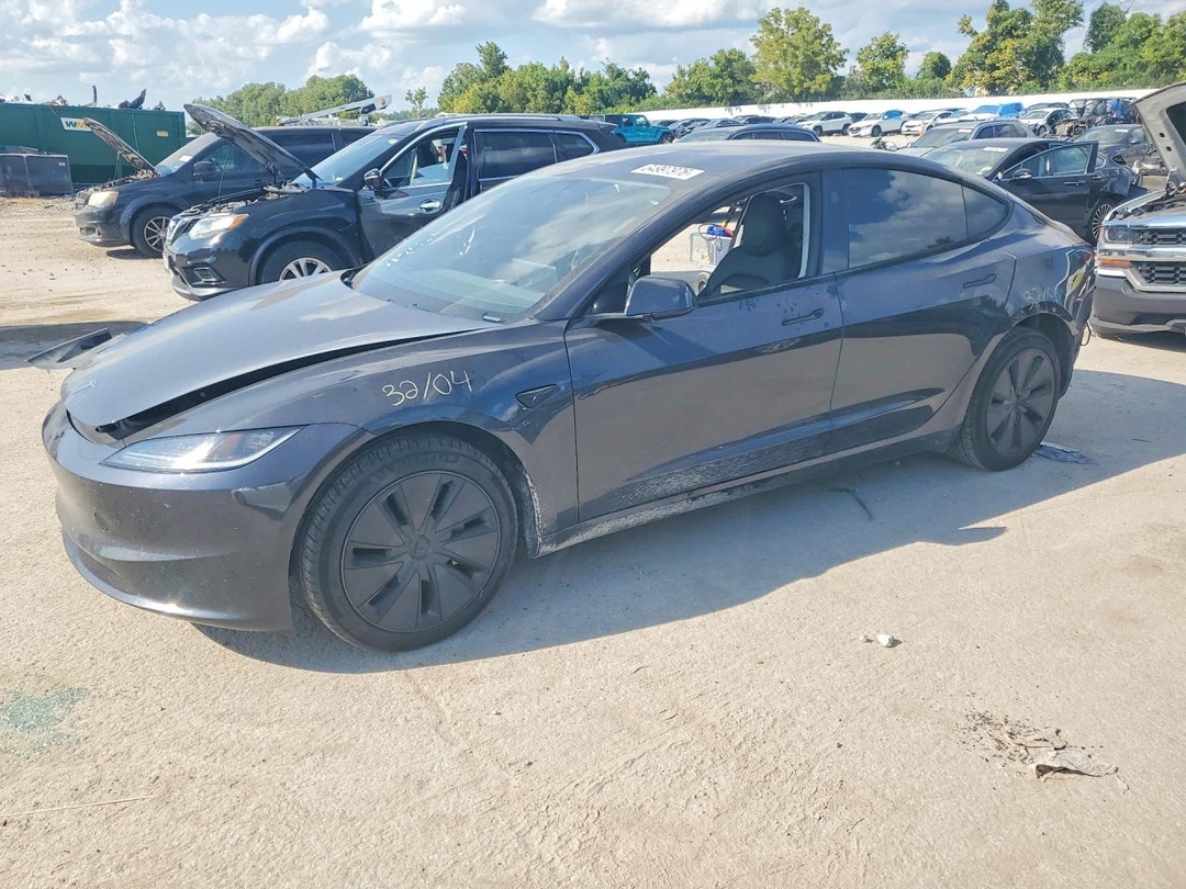 Vue de 2025 TESLA MODEL 3, angle 1