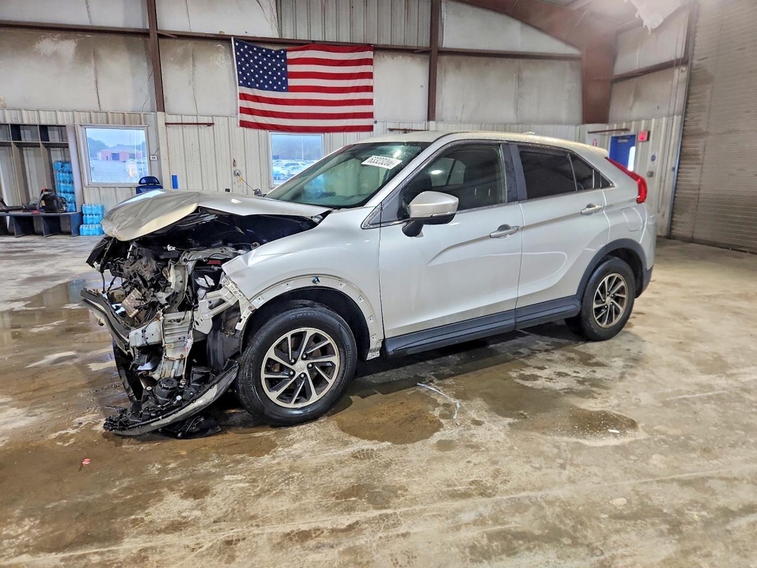 Vue de 2020 MITSUBISHI ECLIPSE CROSS ES, angle 1