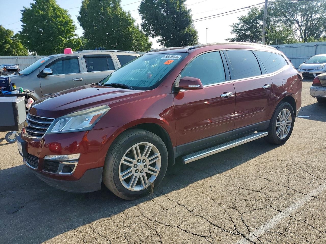 Вид 2015 CHEVROLET TRAVERSE LT, угол 1