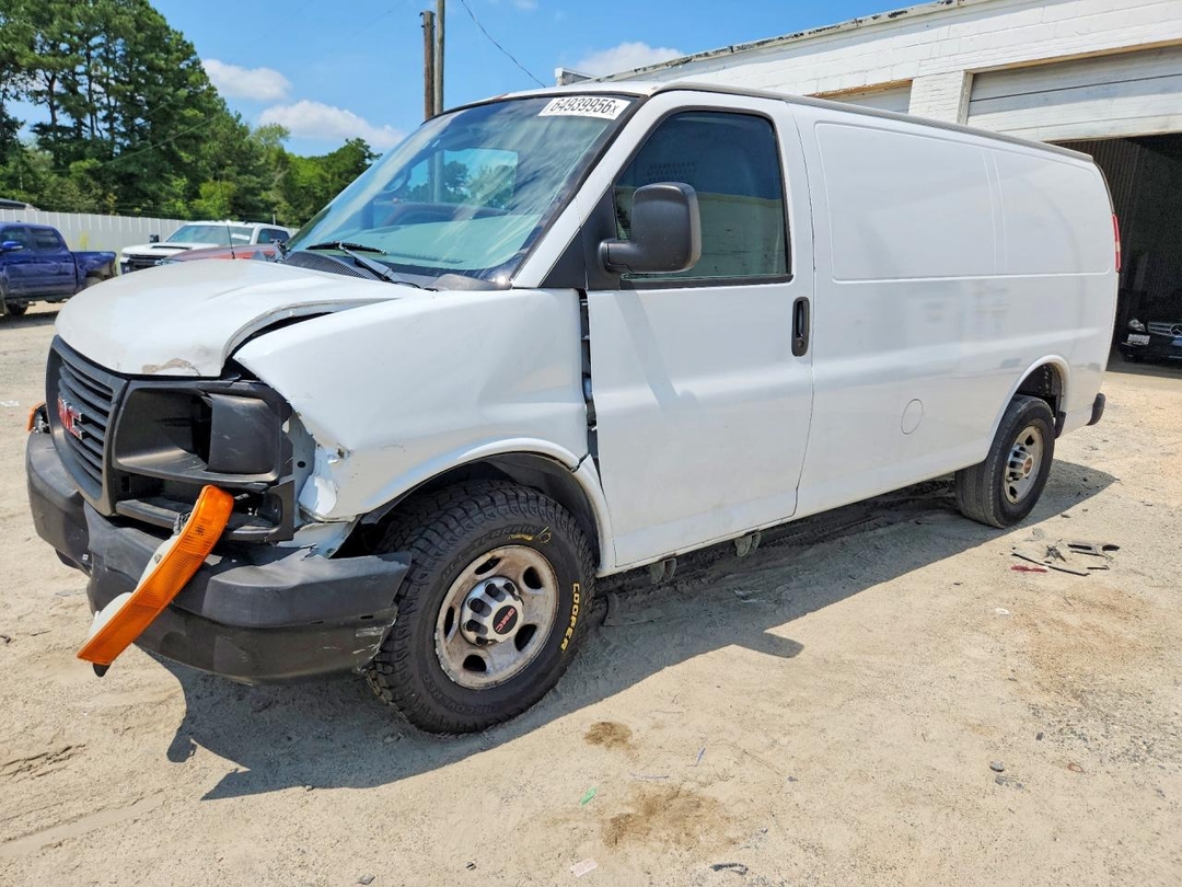 Vue de 2012 GMC SAVANA G2500, angle 1