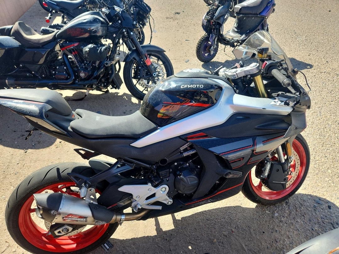 Вид 2026 CF MOTO 450SS, угол 1