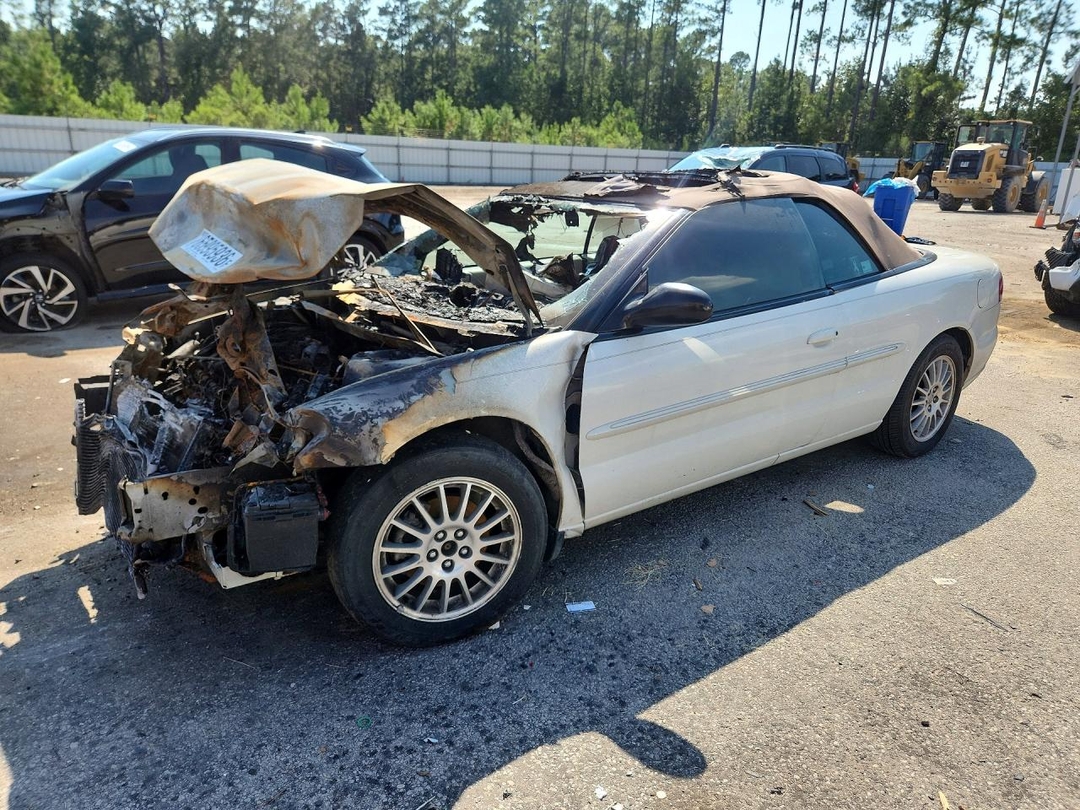 Vue de 2006 CHRYSLER SEBRING TOURING, angle 1