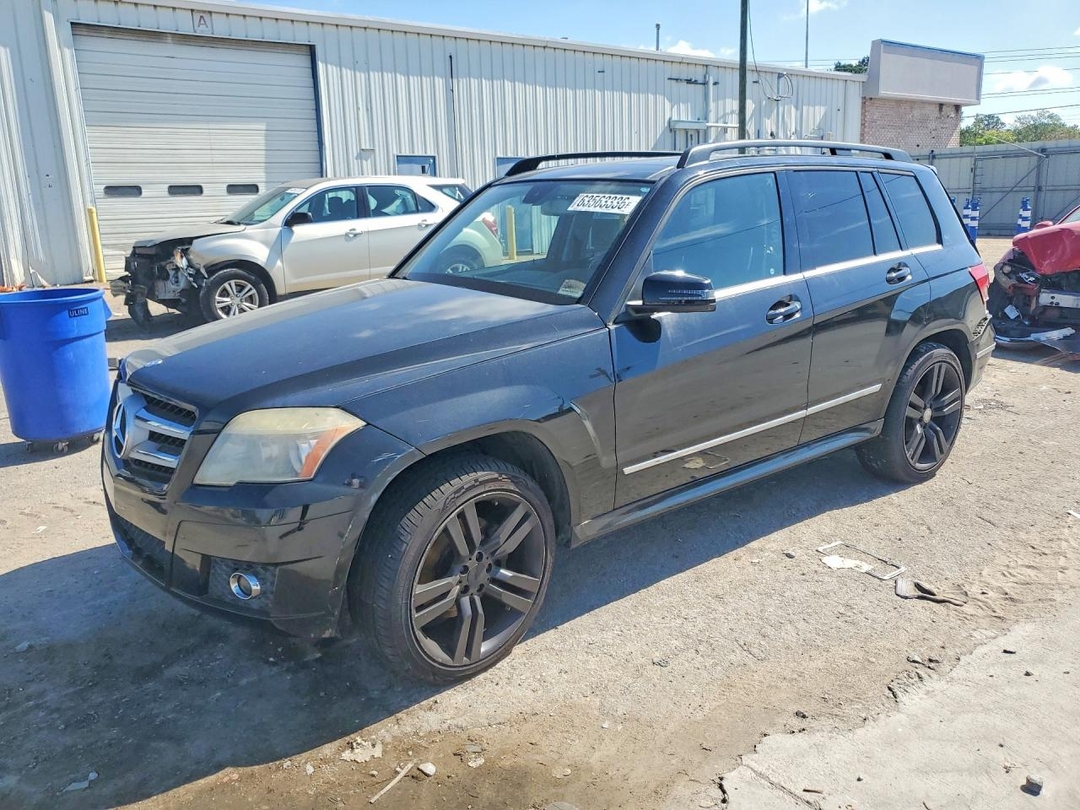 Vue de 2011 MERCEDES-BENZ GLK 350, angle 1