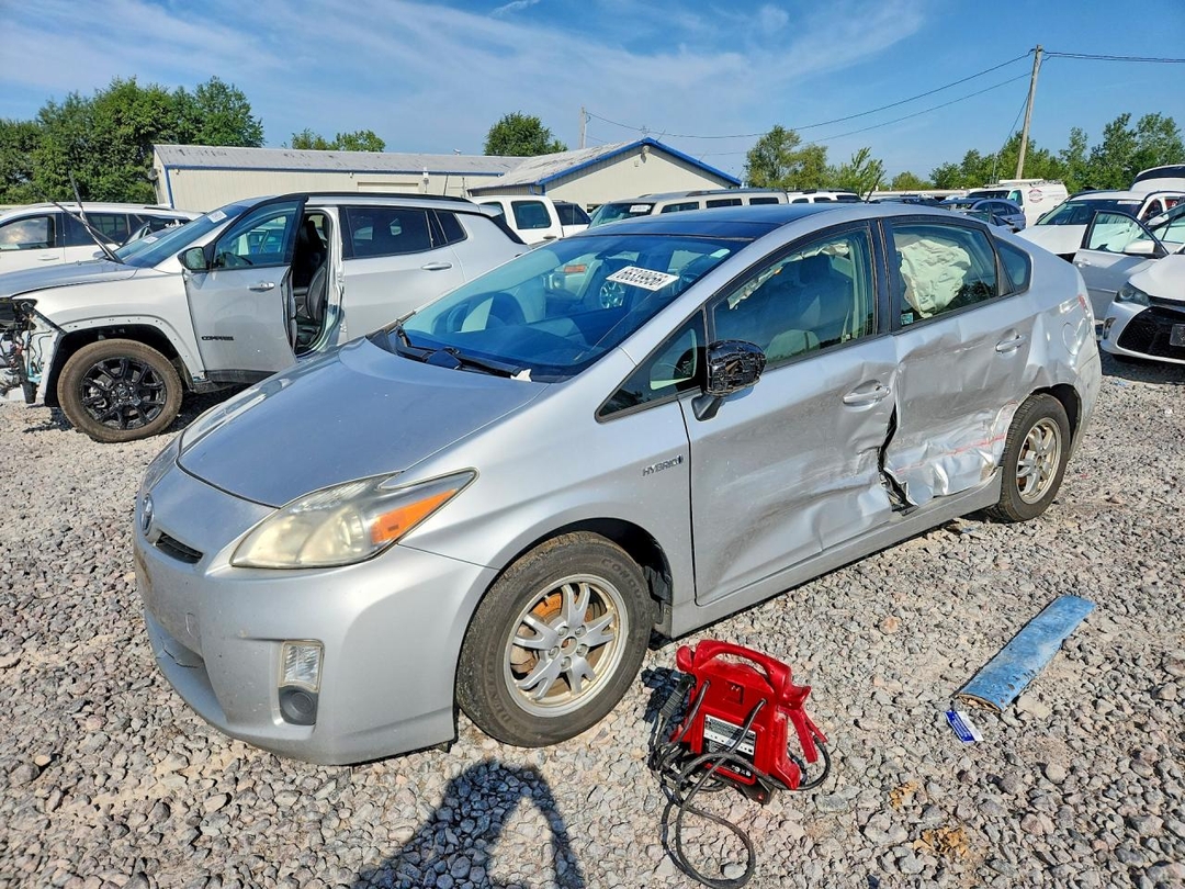 Vue de 2011 TOYOTA PRIUS, angle 1