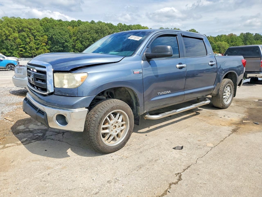 Vue de 2010 TOYOTA TUNDRA CREWMAX SR5, angle 1