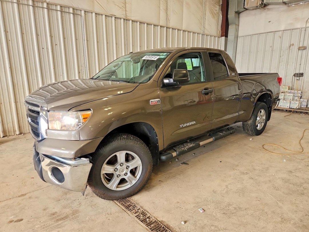 Vista de 2011 TOYOTA TUNDRA DOUBLE CAB SR5, ángulo 1