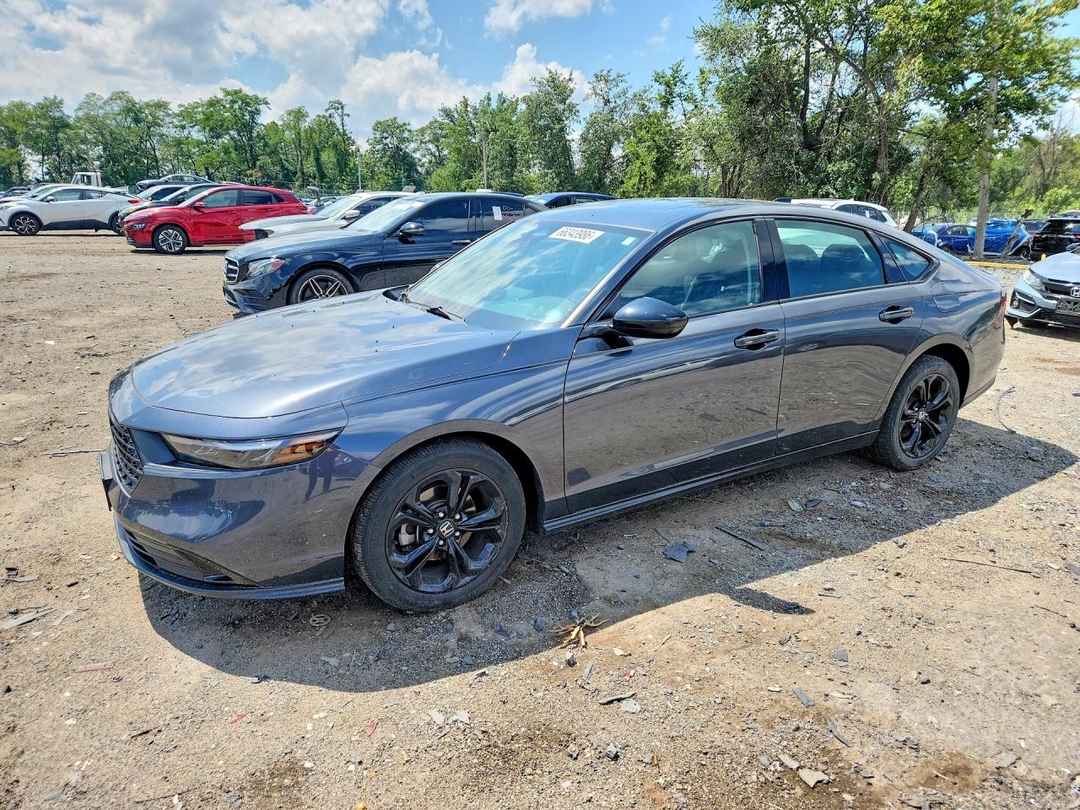 Вид 2025 HONDA ACCORD SE, угол 1