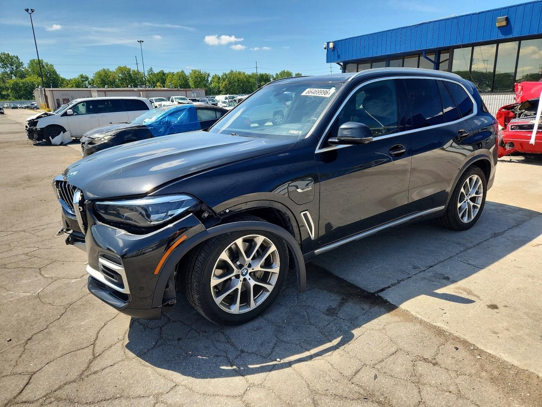 2022 BMW X5 XDRIVE45E view, angle 1