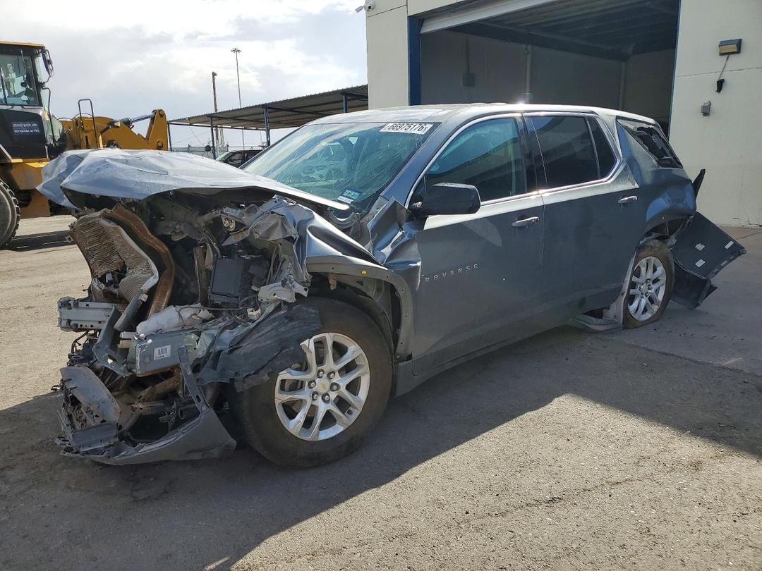 Вид 2019 CHEVROLET TRAVERSE LS, угол 1