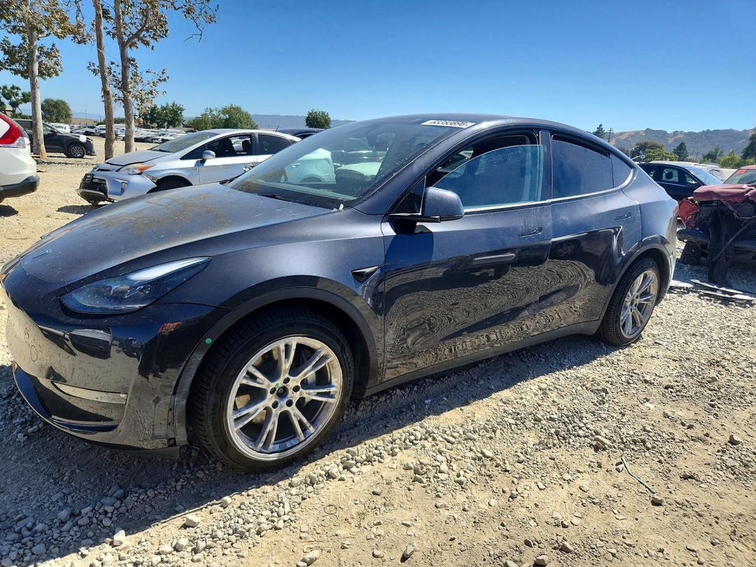Vista de 2024 TESLA MODEL Y, ángulo 1