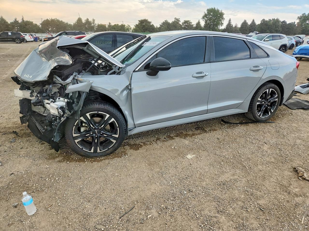 منظر 2024 KIA K5 GT LINE، زاوية 1