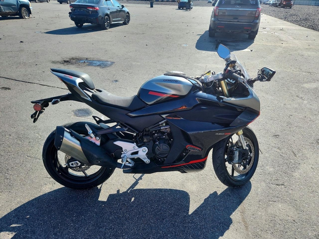 Вид 2025 CF MOTO 450SS, угол 1