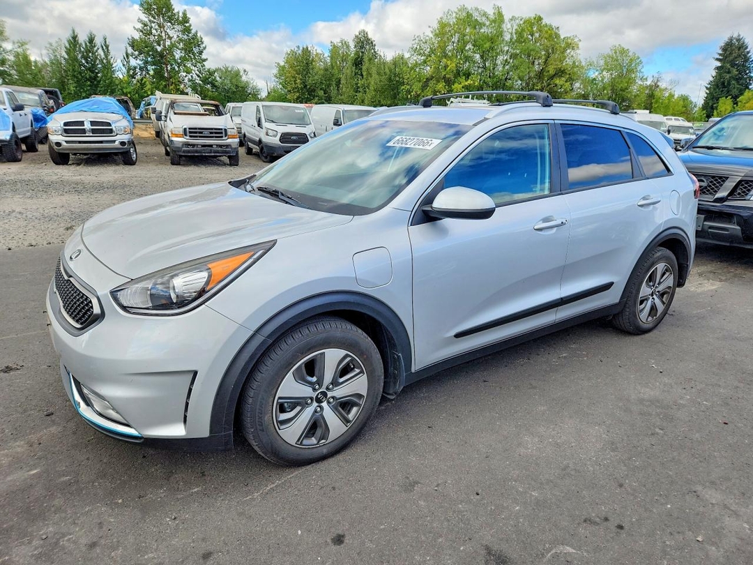 منظر 2018 KIA NIRO LX، زاوية 1