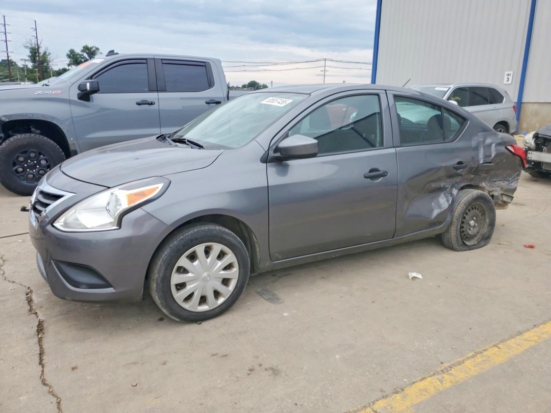 Вид 2018 NISSAN VERSA S, угол 1