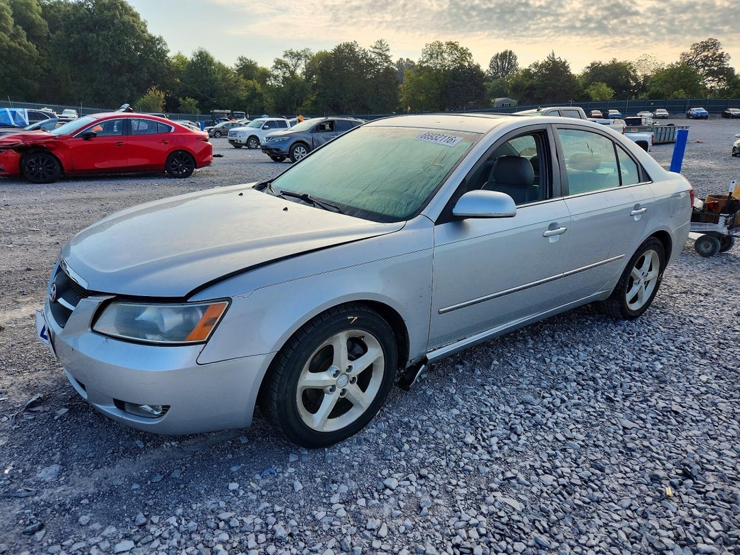 Vue de 2008 HYUNDAI SONATA SE V6, angle 1