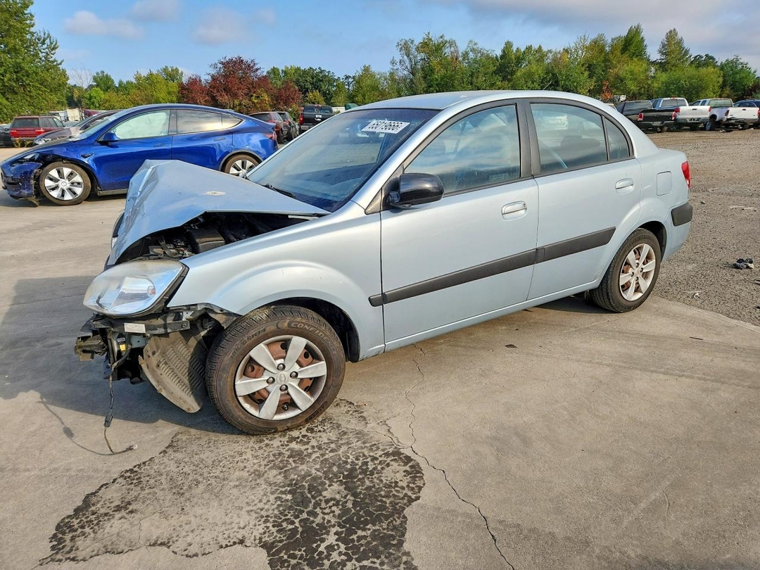 منظر 2008 KIA RIO BASE، زاوية 1