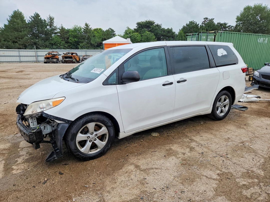 Vue de 2017 TOYOTA SIENNA L 7-PASSENGER, angle 1