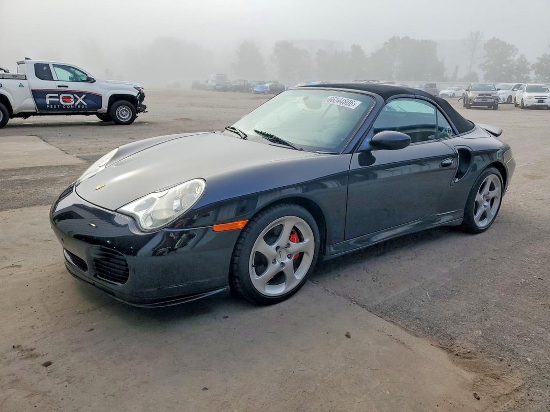 Vue de 2004 PORSCHE 911 TURBO CABRIOLET, angle 1