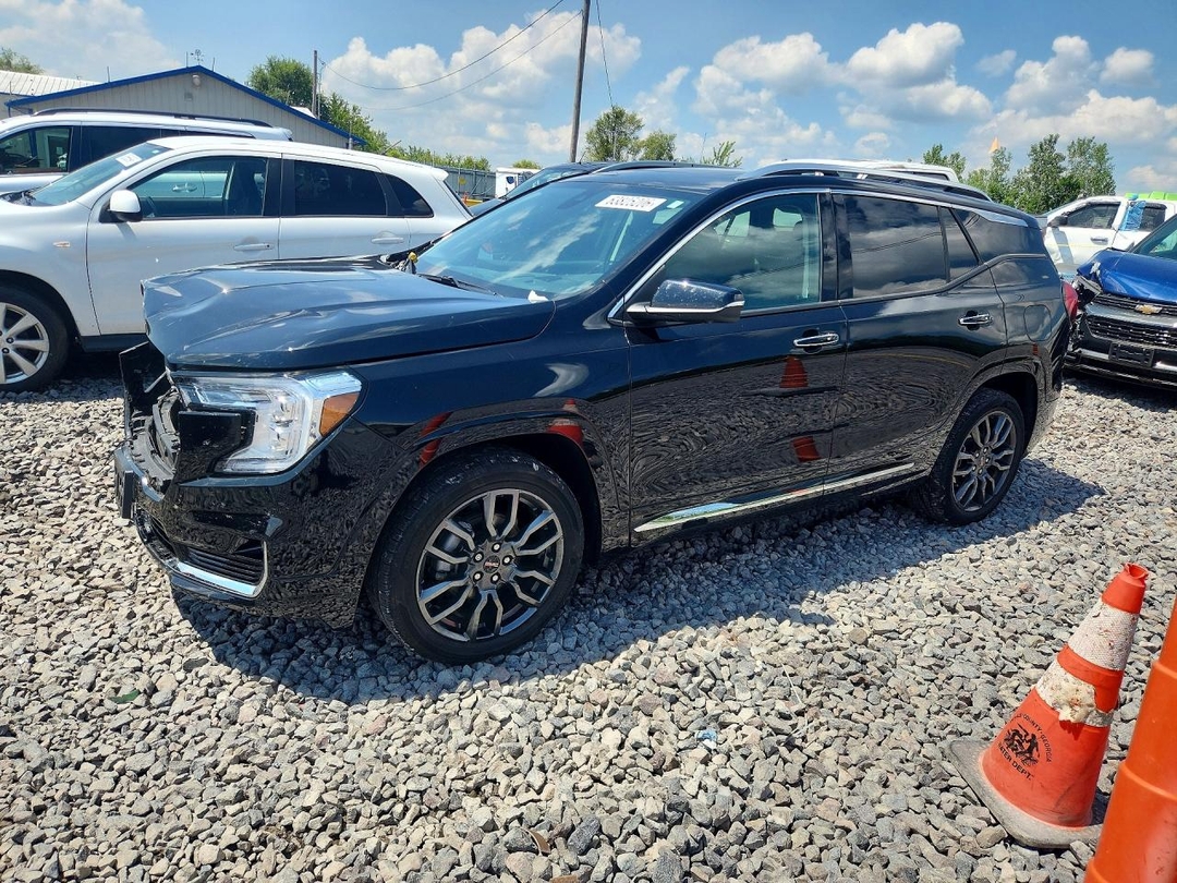 Vue de 2024 GMC TERRAIN DENALI, angle 1